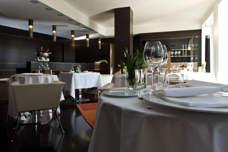 16Roof Restaurant inside