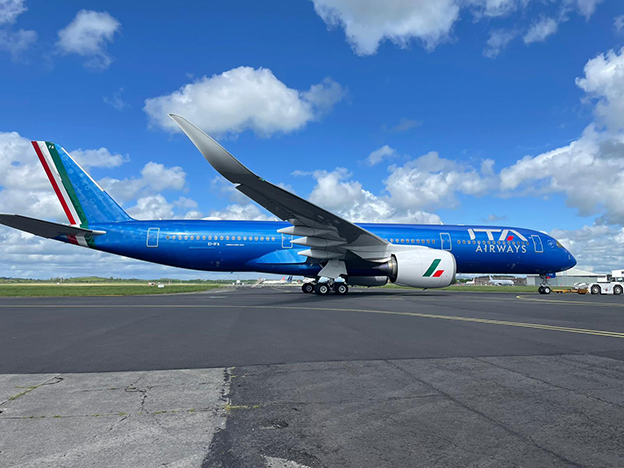 22Airbus A350 departure1