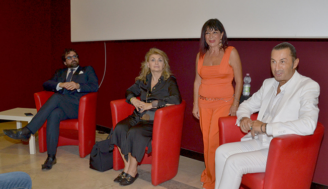 23grupposedutoMicheleFrancesca