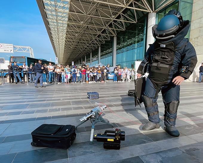 24 Polizia di Stato e Aeroporti di Roma