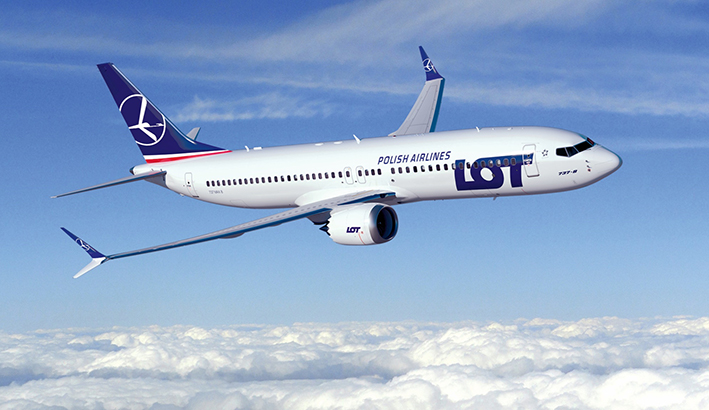 25LOT Polish Airlines Boeing 737