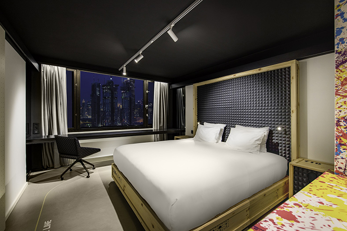 25nhowBrusselsbedroom