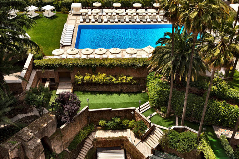 27Piscina immersaParco dei Principi