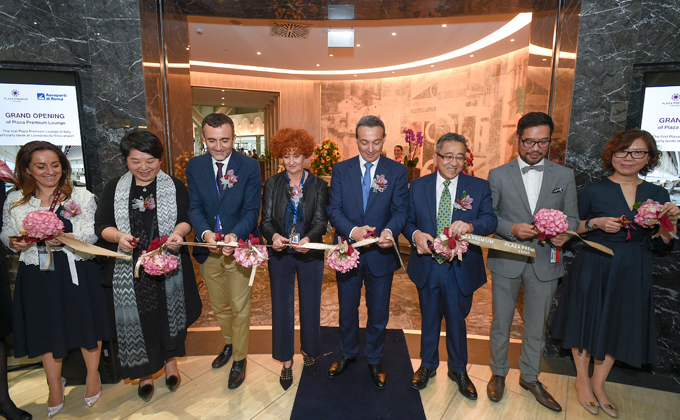 ADRLoungePlazaPremium24