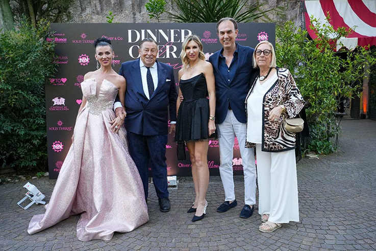 Da destra Anna Recchia limprenditore Giuliano DAlterioOlgaFabrizio SardagnCleopatra
